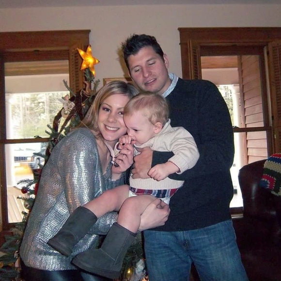 Meet your Posher, Krystal 👱‍♀️👠👜💄🛍 - Picture 10 of 14